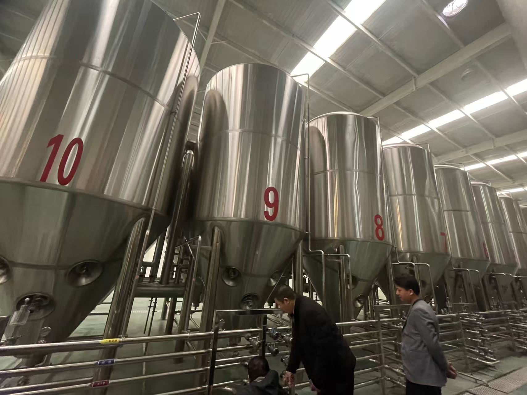 毕节精酿啤酒设备厂—平面布置、设备设计、制造、调试、培训等一条龙服务